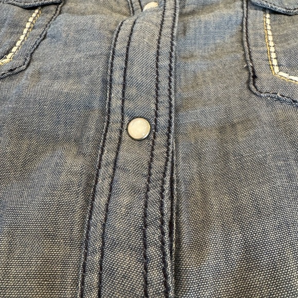 Miss Me Chambray Embellished Pearl Snap Short Sleeve Western Top / small - Picture 15 of 16